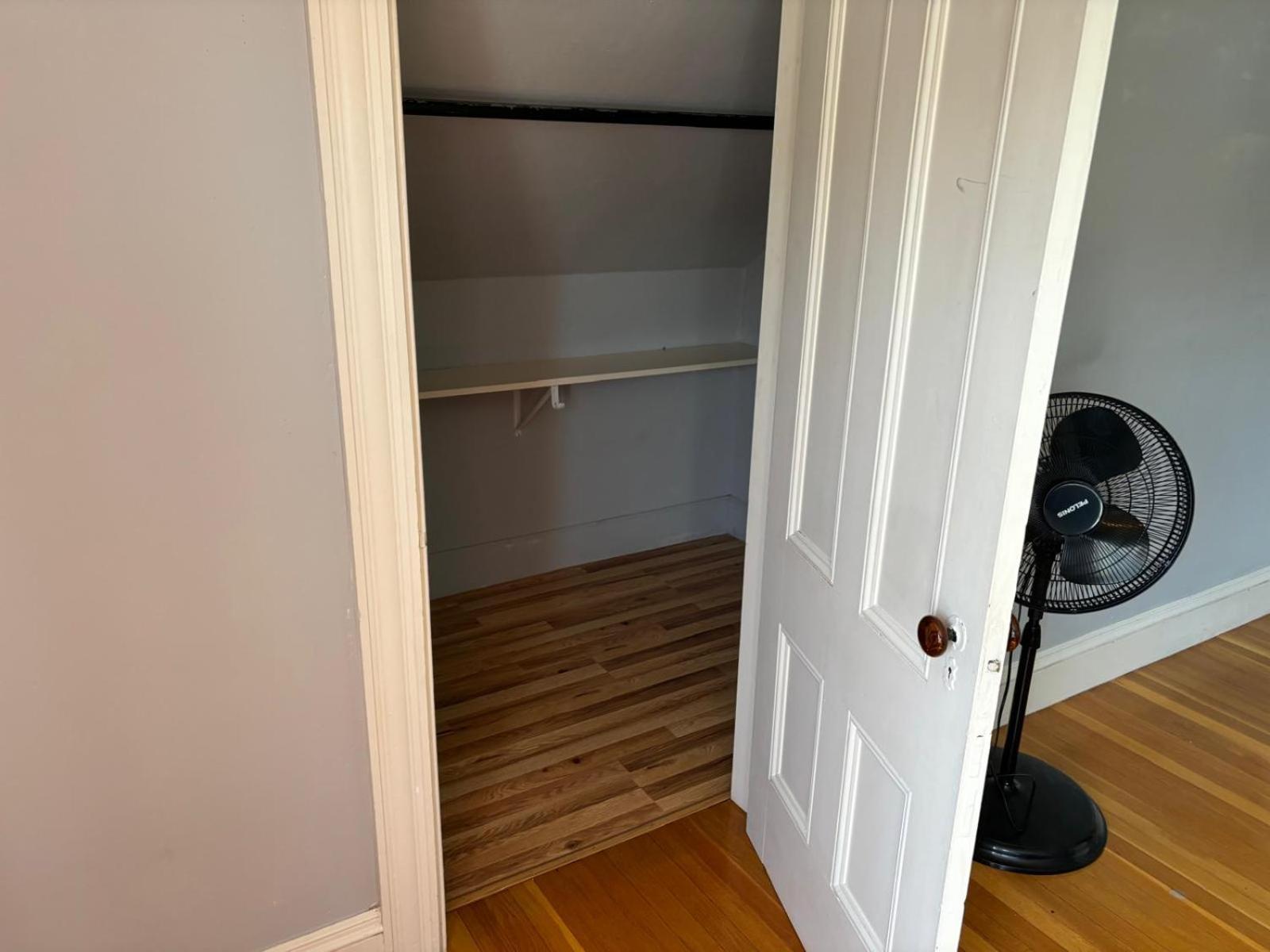 Homestay Near Downtown - Andrew Station Area