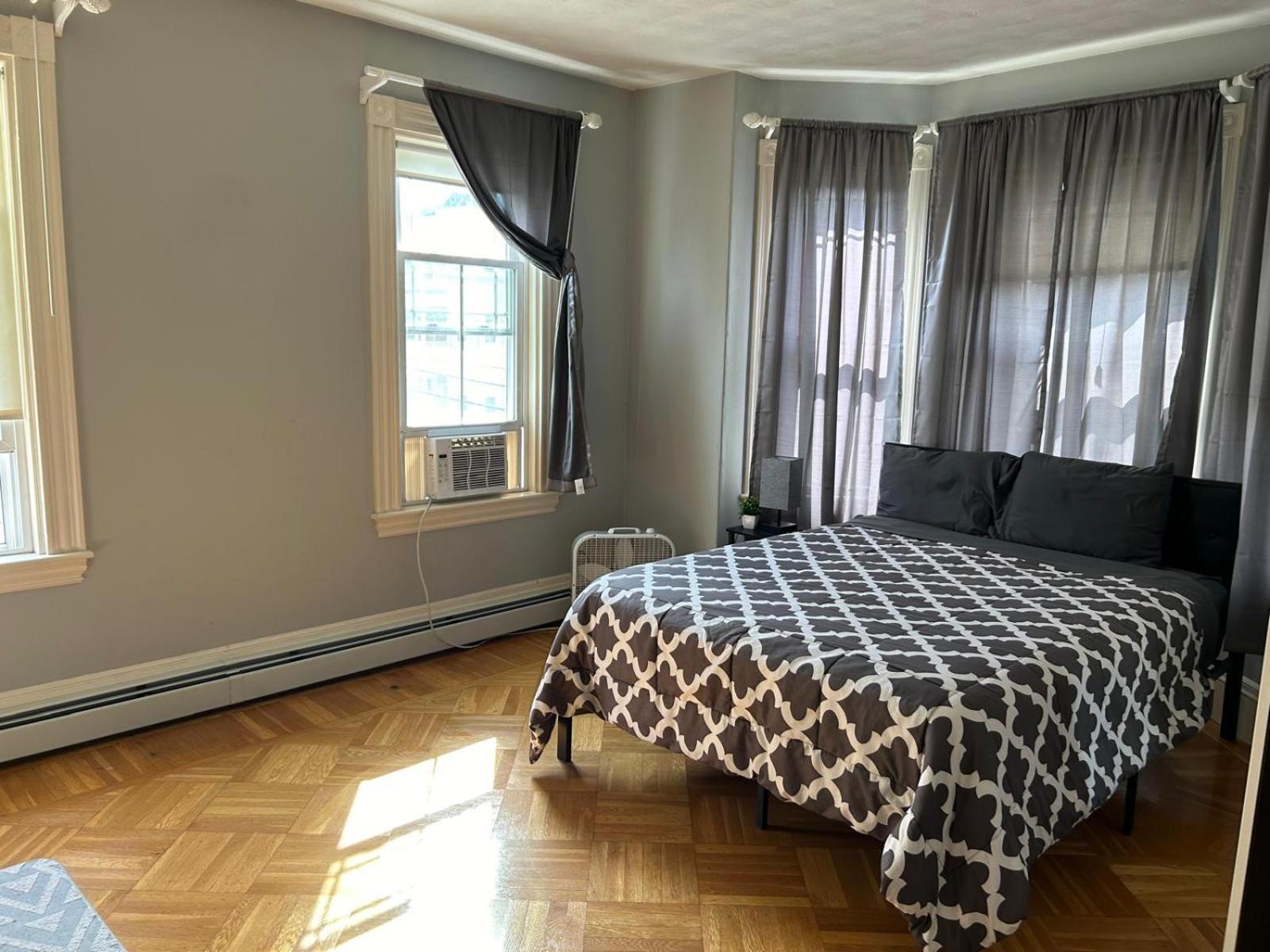 Near Downtown - Andrew Station Area Homestay
