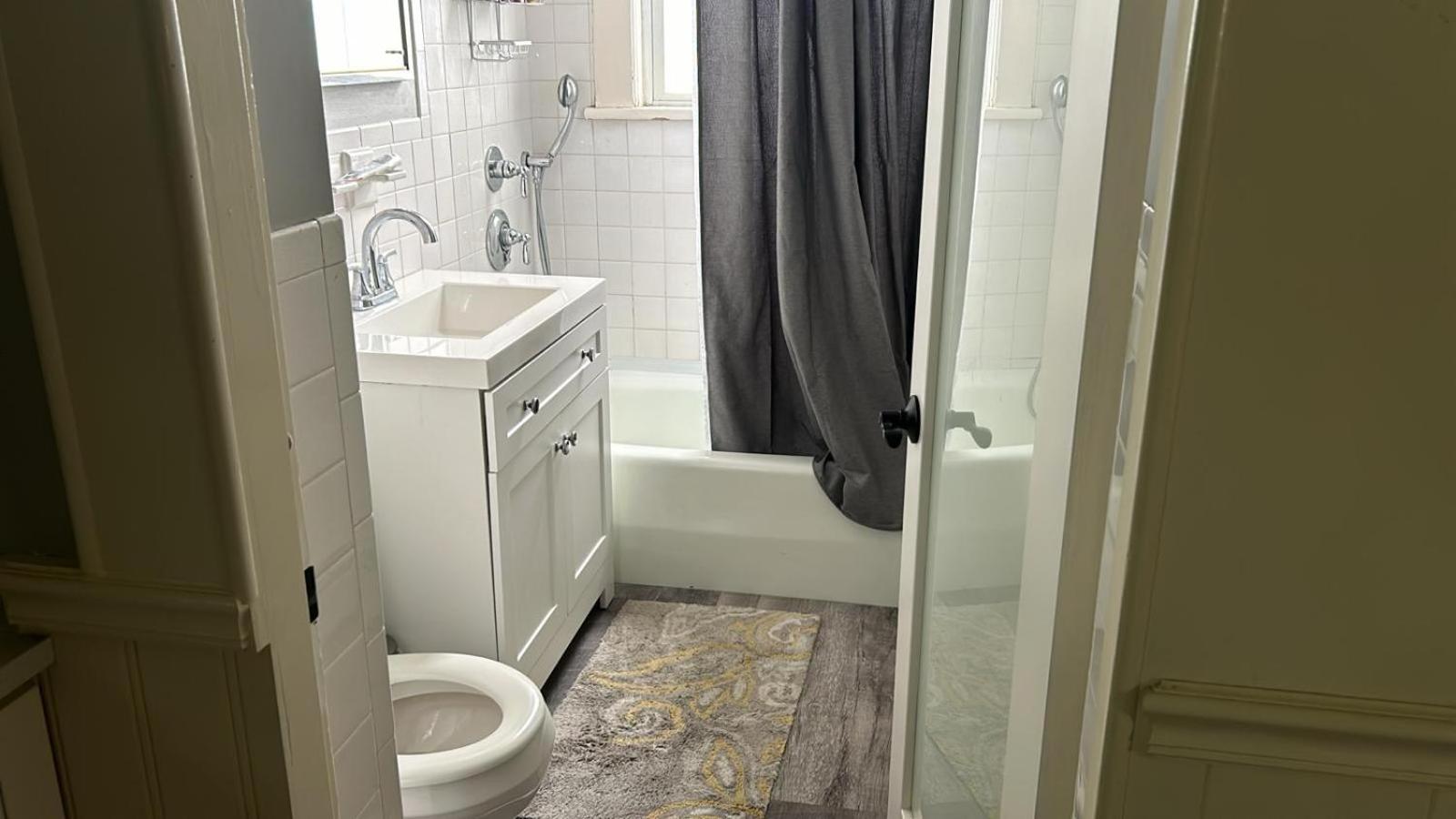 Near Downtown - Andrew Station Area Homestay *