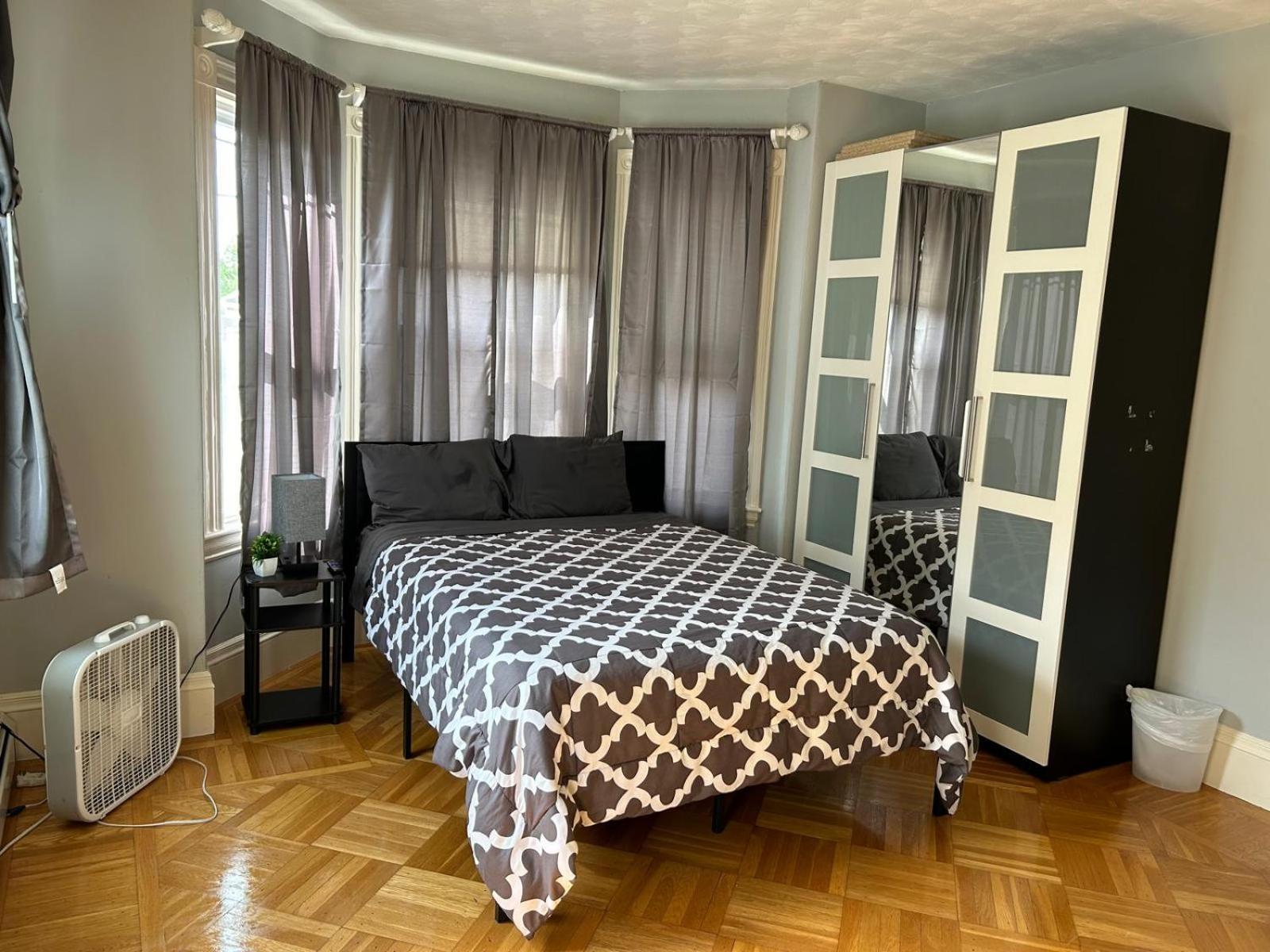 Near Downtown - Andrew Station Area Homestay Boston